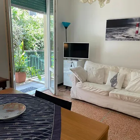 Cozy House With Private Garden - Terrazza Fiorita 公寓 *