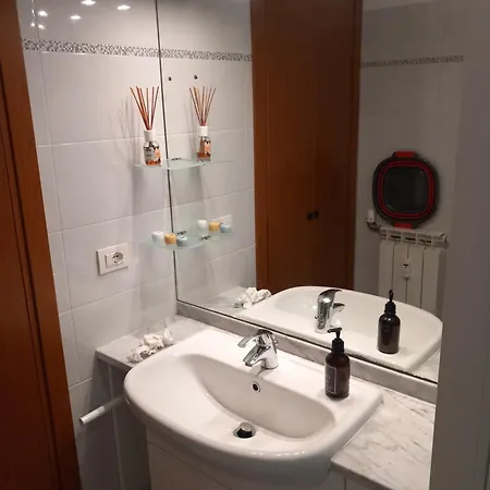 Cozy House With Private Garden - Terrazza Fiorita 公寓 *