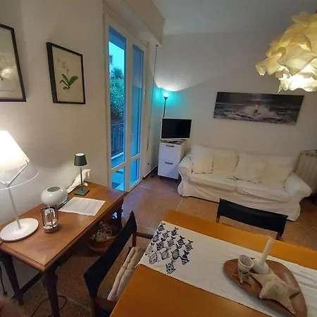 Cozy House With Private Garden - Terrazza Fiorita *