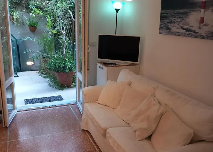 Apartman Cozy House With Private Garden - Terrazza Fiorita